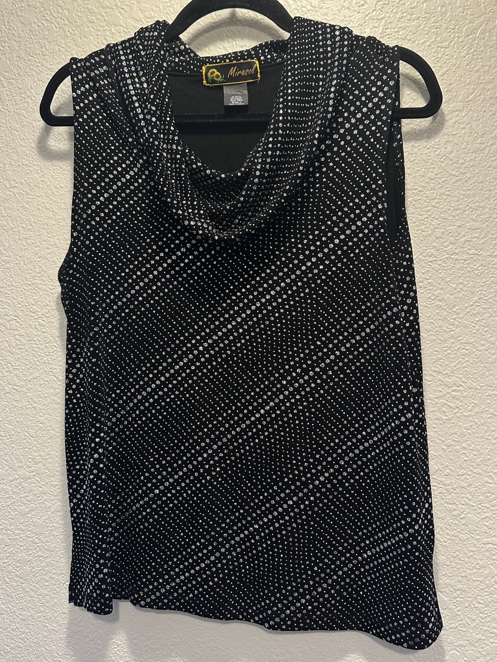 BLACK AND SILVER METALLIC SLEEVELESS TOP
